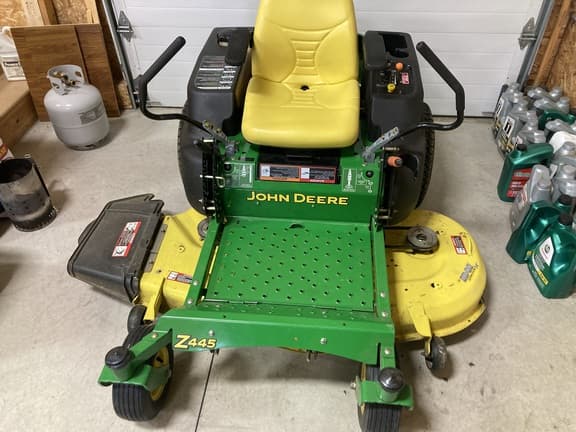 Image of John Deere Z445 equipment image 4