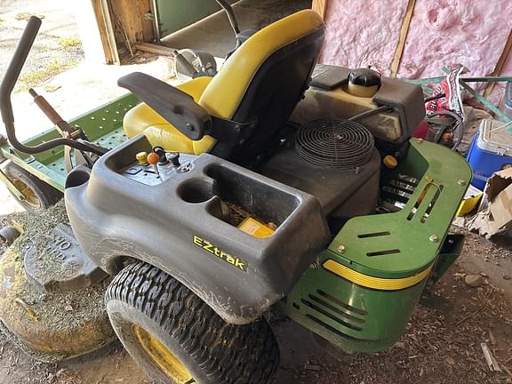 Image of John Deere Z445 equipment image 1