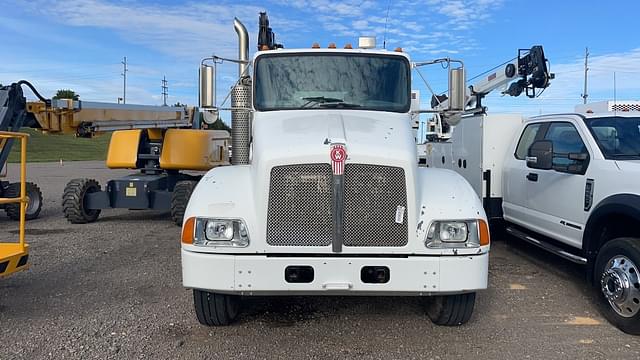 Image of Kenworth T-300 equipment image 1