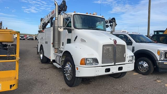 Image of Kenworth T-300 equipment image 2