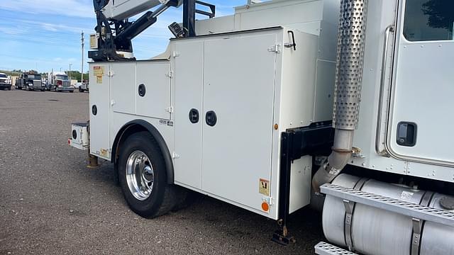 Image of Kenworth T-300 equipment image 3