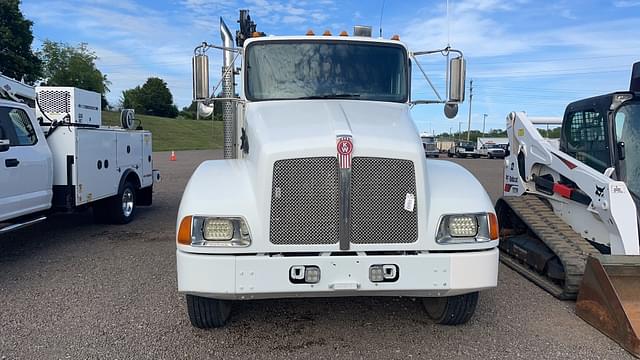 Image of Kenworth T-300 equipment image 1