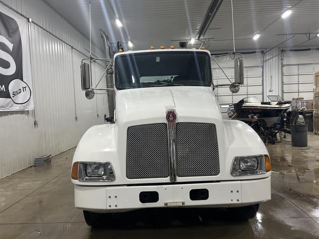 Image of Kenworth T300 equipment image 1