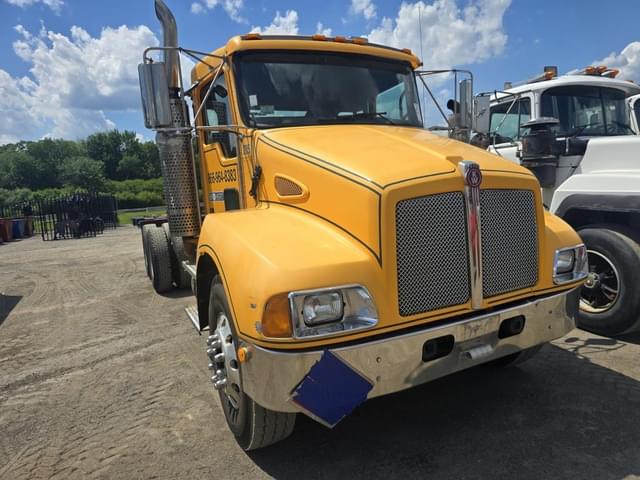 Image of Kenworth T300 equipment image 2