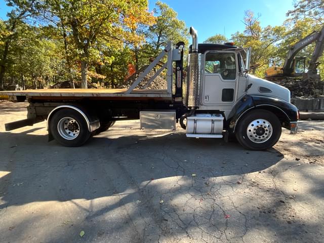 Image of Kenworth T300 equipment image 3