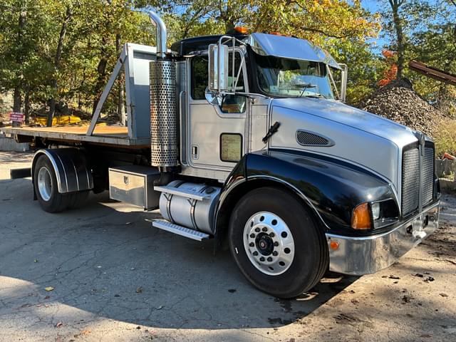 Image of Kenworth T300 equipment image 2