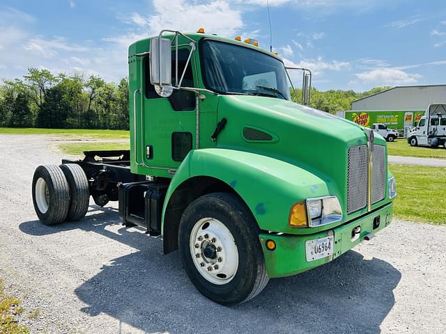 Image of Kenworth T300 equipment image 4