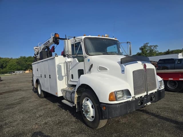 Image of Kenworth T300 equipment image 2