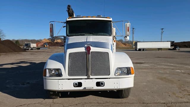 Image of Kenworth T300 equipment image 1