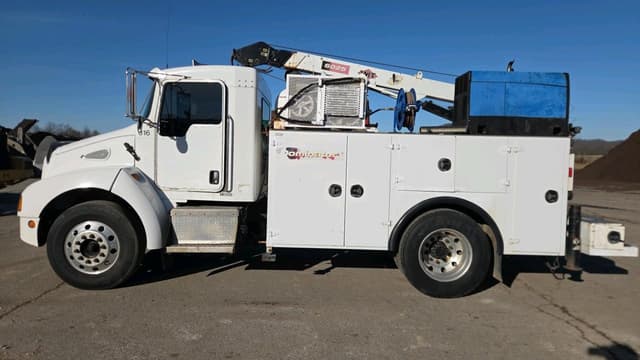 Image of Kenworth T300 equipment image 2