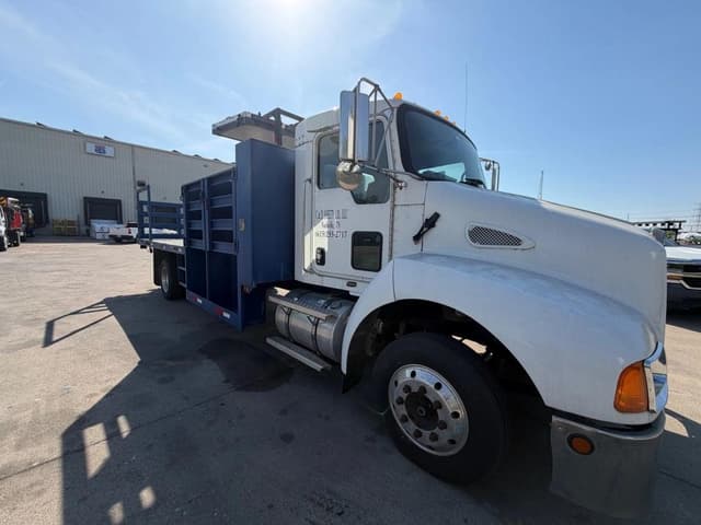 Image of Kenworth T300 equipment image 1