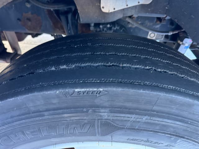 Image of Kenworth T300 equipment image 4