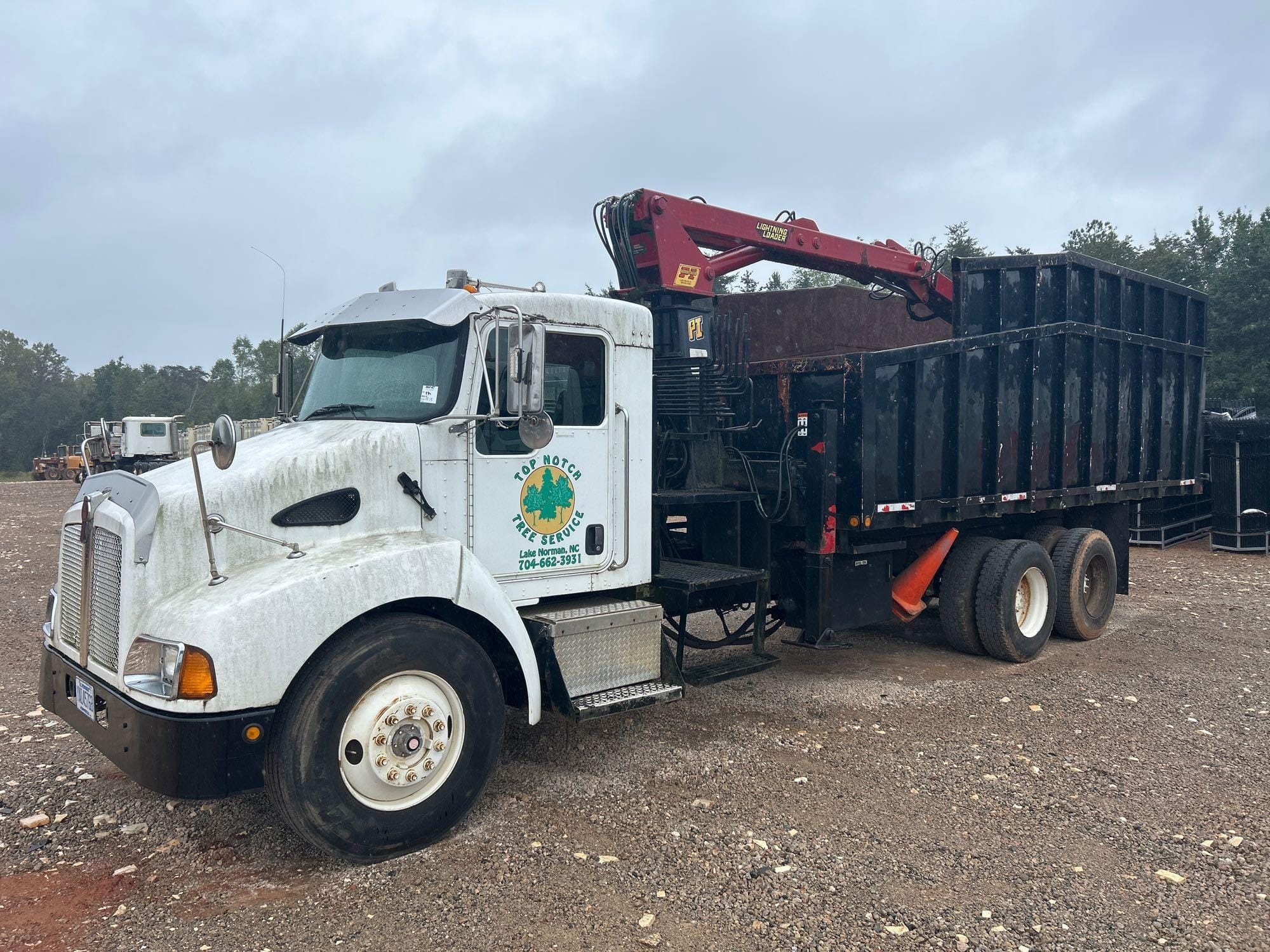 2007 Kenworth T300 Equipment Image0