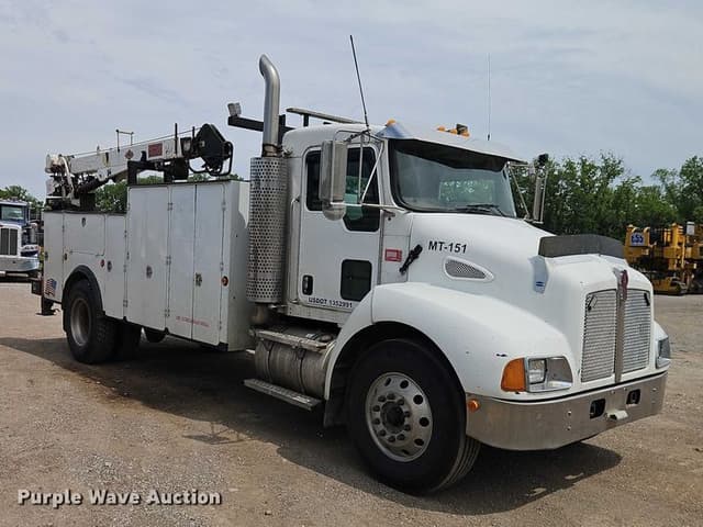 Image of Kenworth T300 equipment image 2