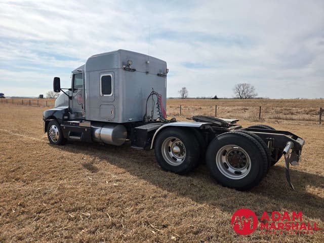 Image of Kenworth T600 equipment image 3