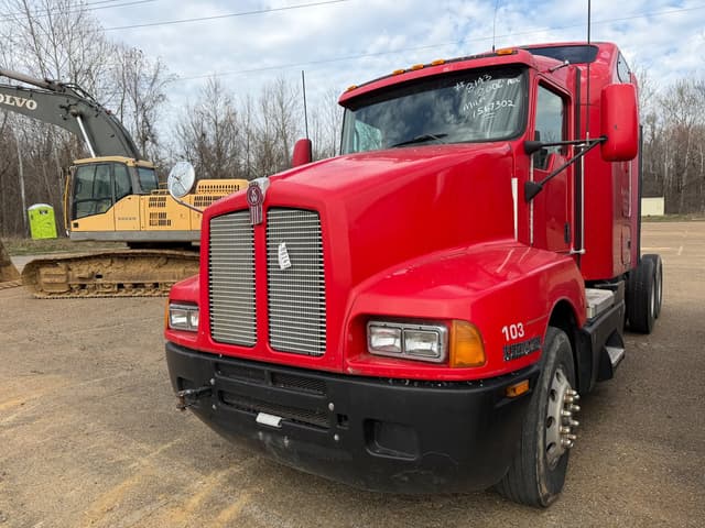Image of Kenworth T600 equipment image 1