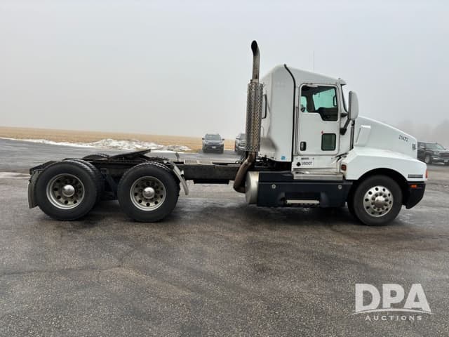 Image of Kenworth T600 equipment image 4
