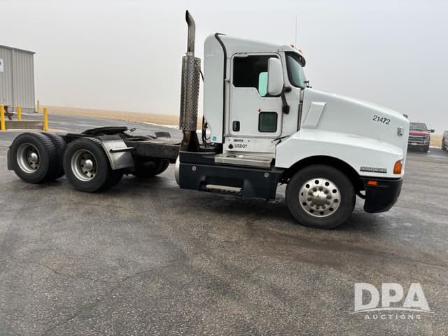 Image of Kenworth T600 equipment image 2