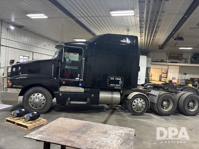 Image of Kenworth T600 equipment image 1
