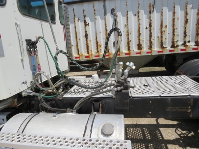 Image of Kenworth T800 equipment image 4