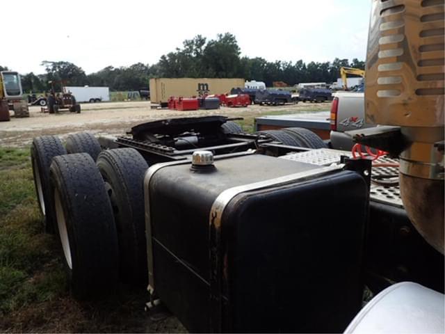 Image of Kenworth T800 equipment image 3