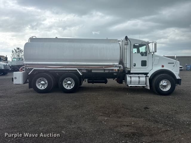 Image of Kenworth T800 equipment image 3