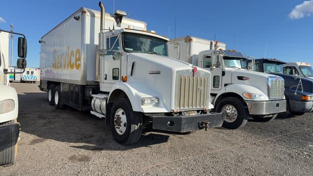 Image of Kenworth T800 equipment image 2