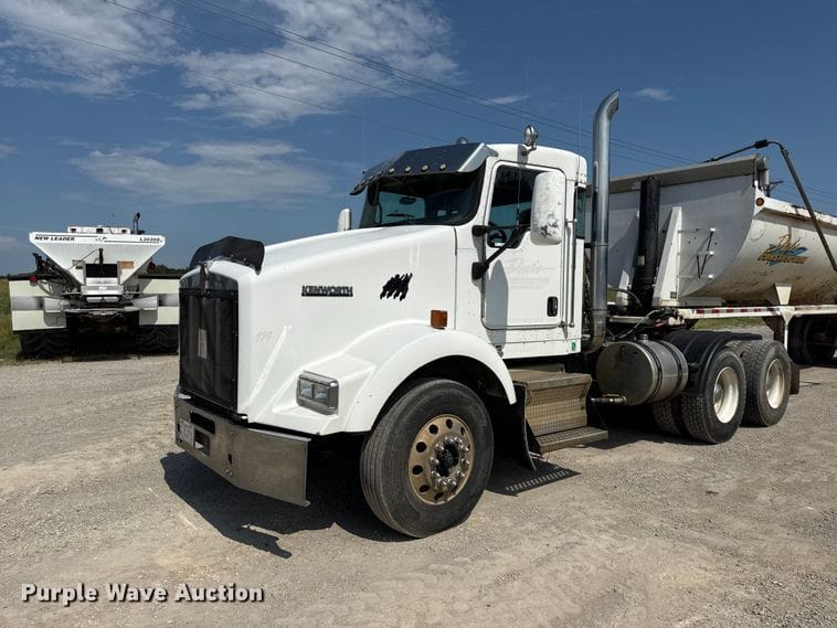 2007 Kenworth T800 Equipment Image0