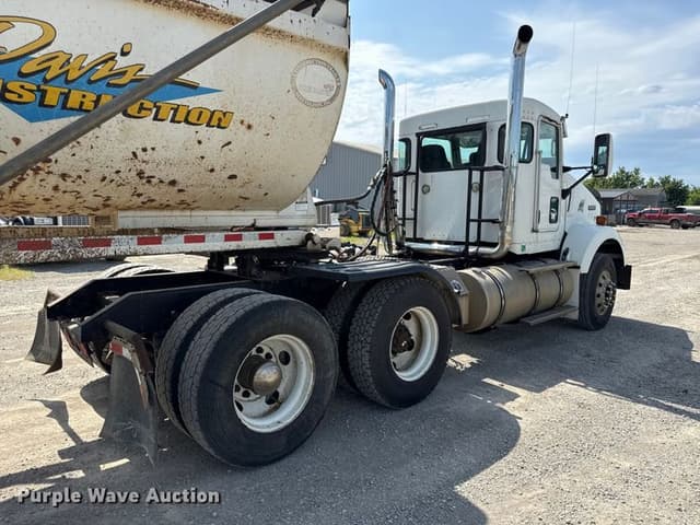 Image of Kenworth T800 equipment image 3