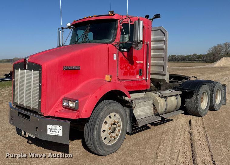 Main image Kenworth T800