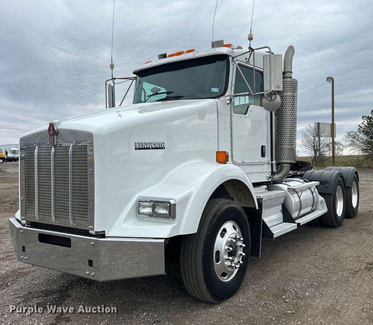Main image Kenworth T800