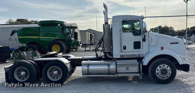 Image of Kenworth T800 equipment image 3