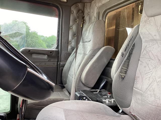 Image of Kenworth W90 equipment image 2