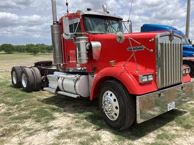 Image of Kenworth W90 equipment image 1