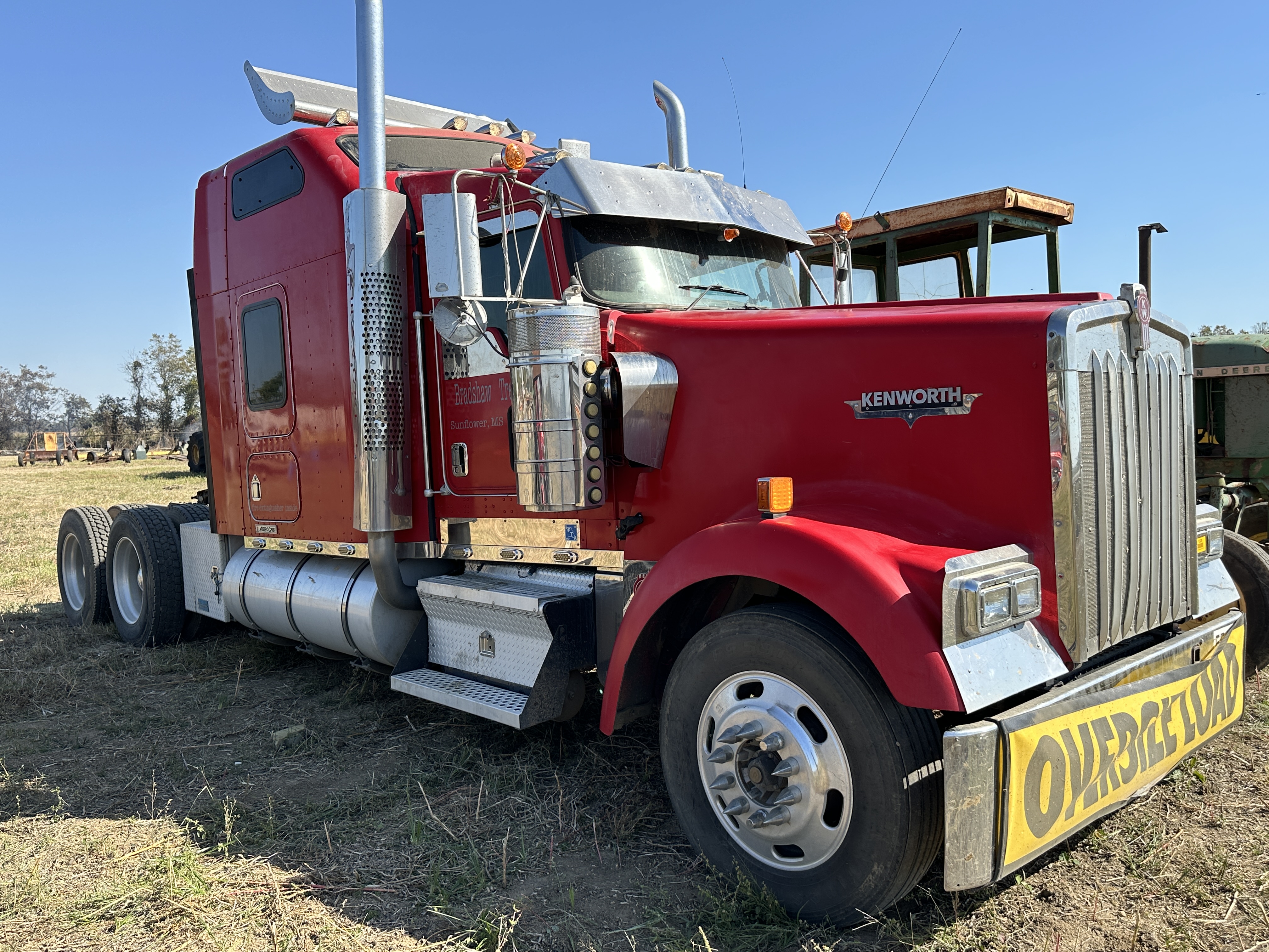 Image of Kenworth W9 equipment image 1