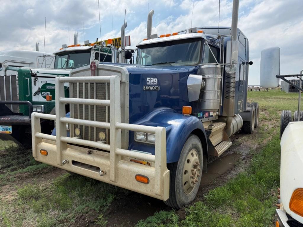 2007 Kenworth W900 Equipment Image0