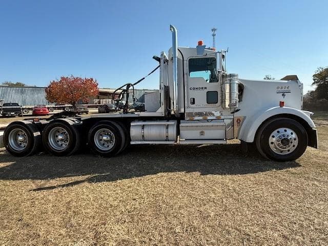 Image of Kenworth W900 equipment image 2