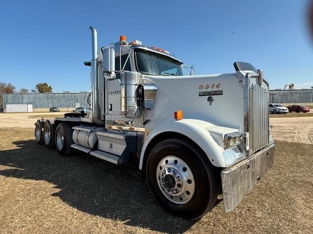 Image of Kenworth W900 equipment image 1