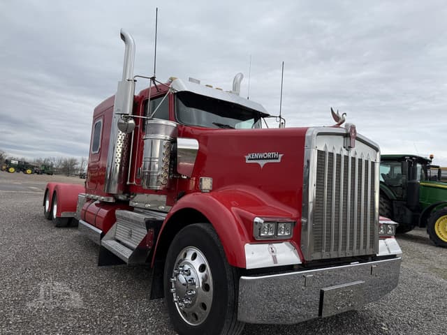 Image of Kenworth W900 equipment image 2