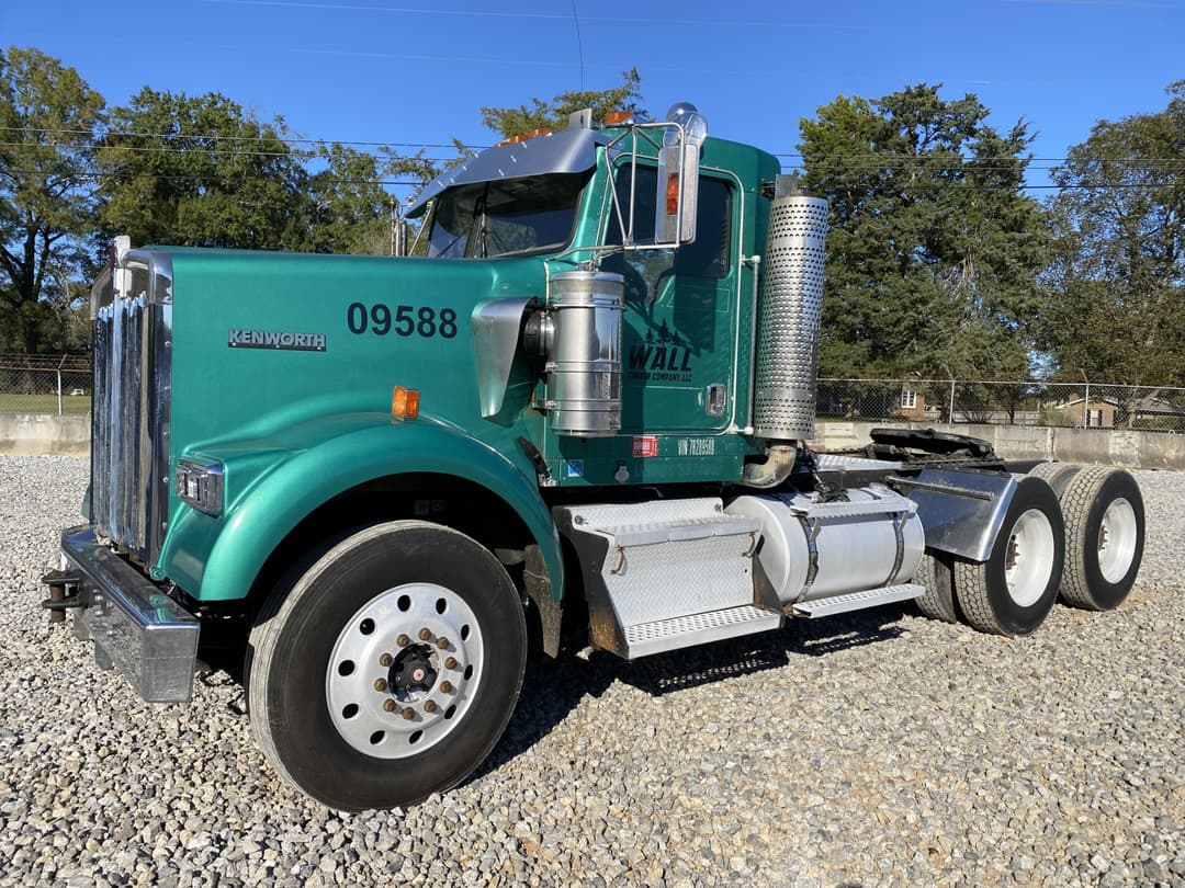 Image of Kenworth W900 Primary image
