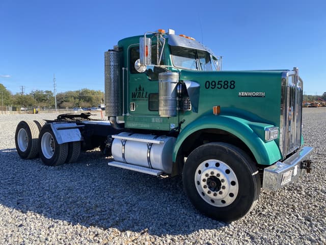 Image of Kenworth W900 equipment image 3