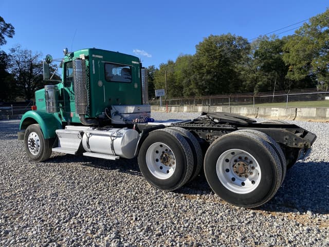 Image of Kenworth W900 equipment image 1