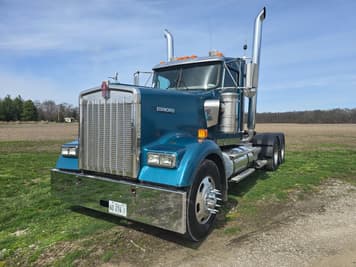 Main image Kenworth W900