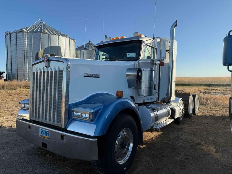 2007 Kenworth W900 Image