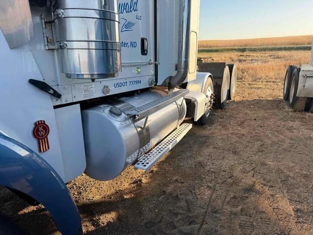 Image of Kenworth W900 equipment image 3
