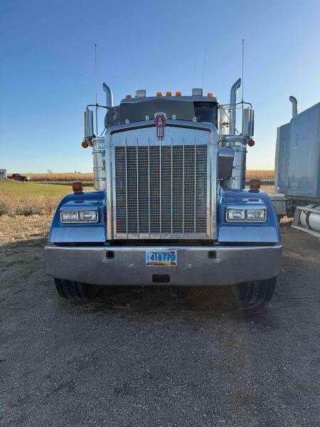 Image of Kenworth W900 equipment image 1