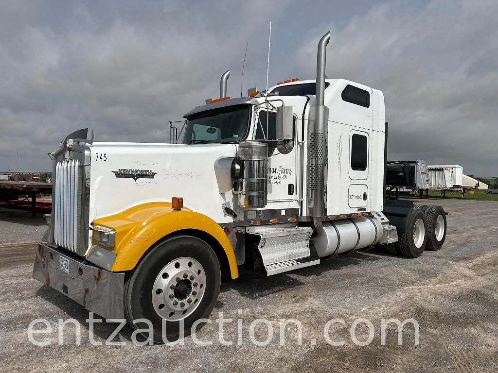 Image of Kenworth W900 Primary image