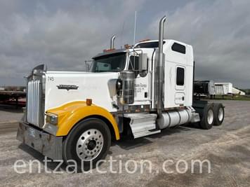 Main image Kenworth W900