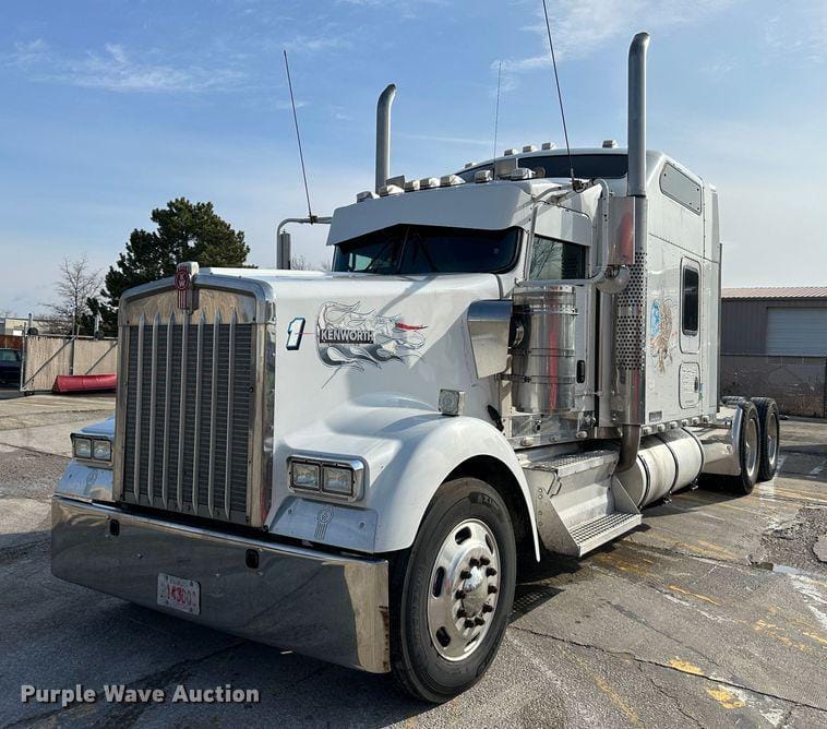 Main image Kenworth W900