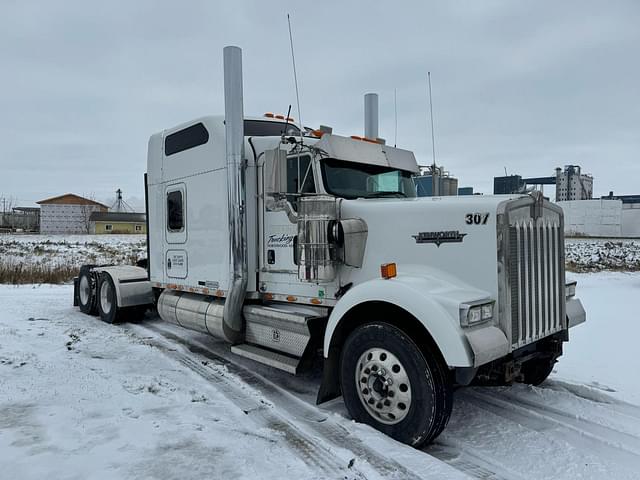 Image of Kenworth W900 equipment image 1